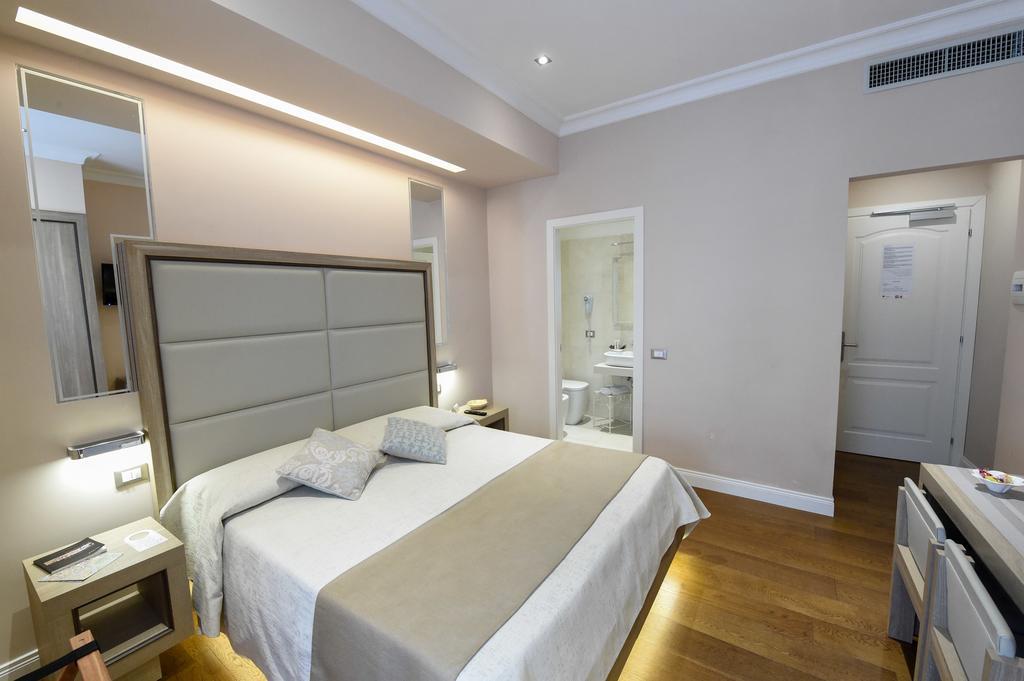 Domus Clara 3* Rome