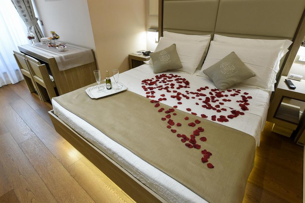 Domus Clara 3* Rome