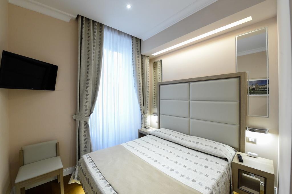 Domus Clara 3* Rome