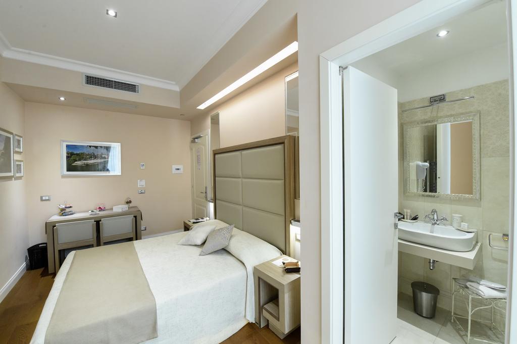 Domus Clara Guest house