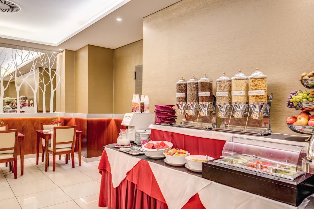 Augusta Lucilla Palace Hotel Rome