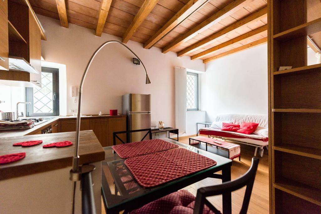Apartment Polveriera Colosseum Rome
