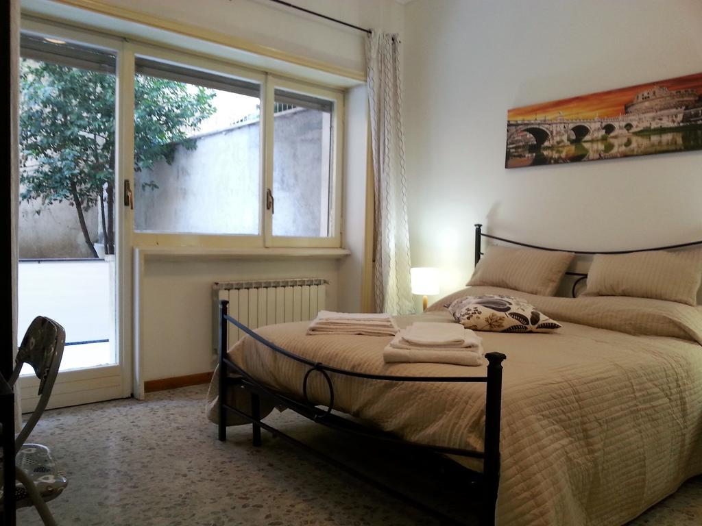 San Pietro & Trastevere Apartment