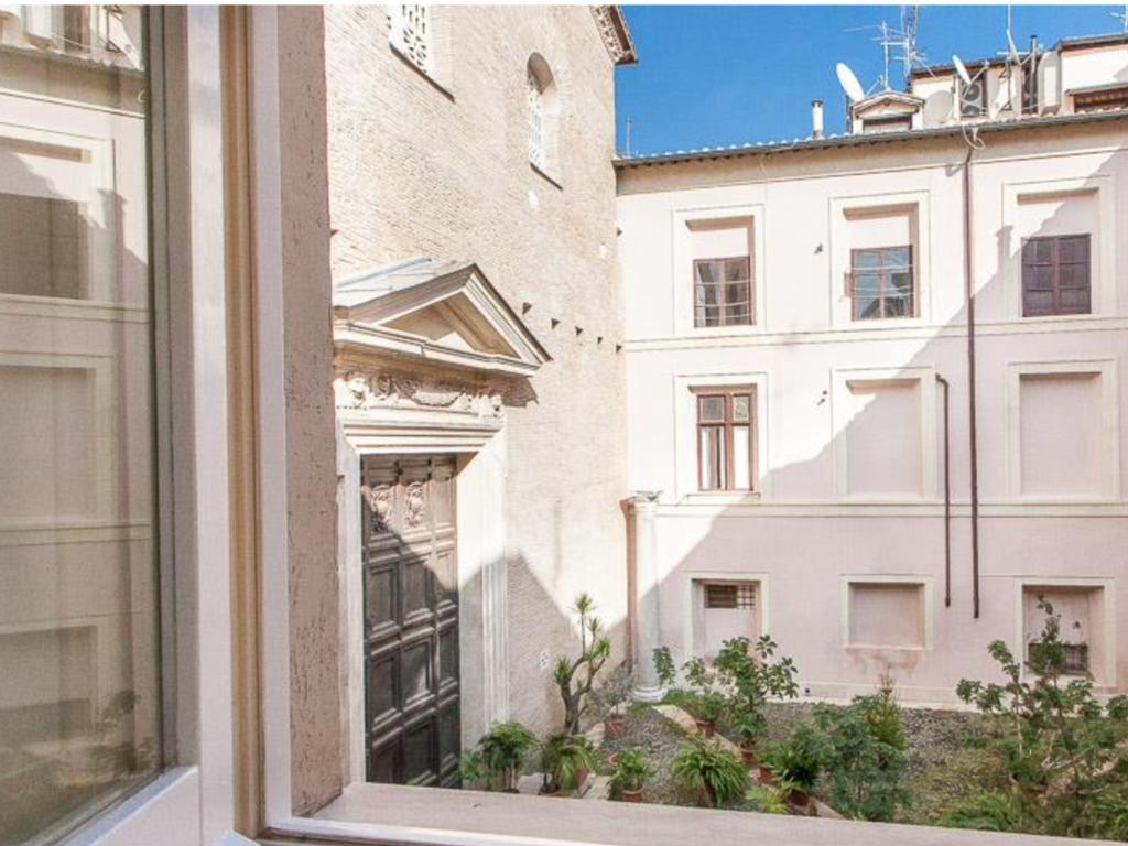 Dimora Al Colosseo Apartment *
