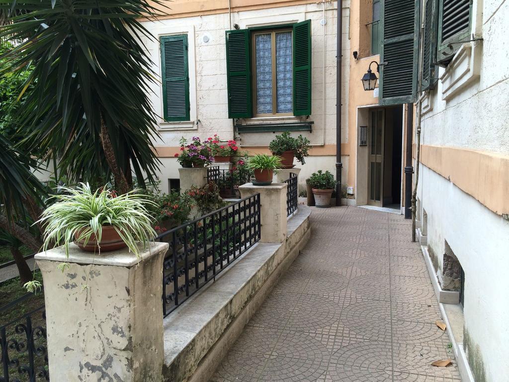 Apartment Come And Feel At In This Airy Three Bedrooms In Centre