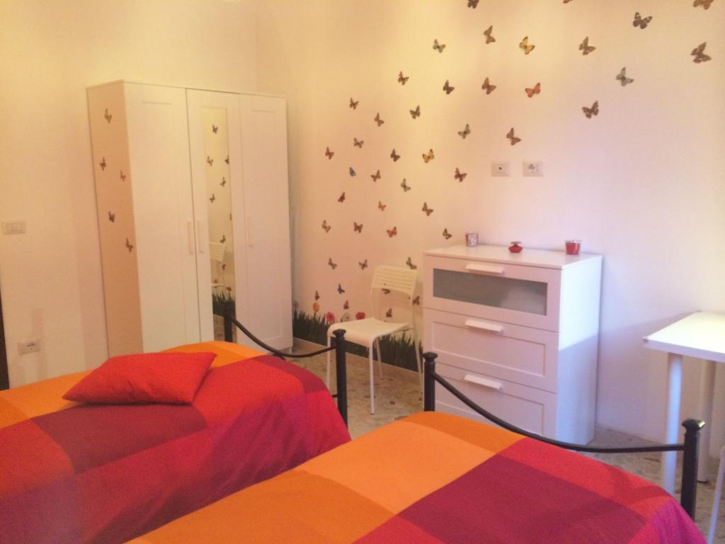 Apartment Come And Feel At In This Airy Three Bedrooms In Centre Rome