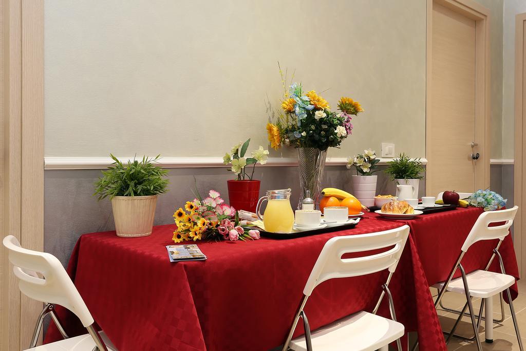 Adorasuite 2 Guest house 2*