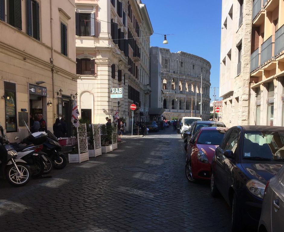 Apartment Domus Regina Colosseo *