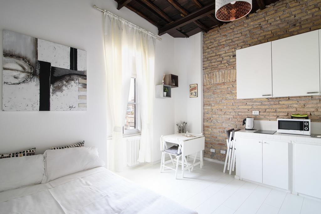 Apartment White Ostilia