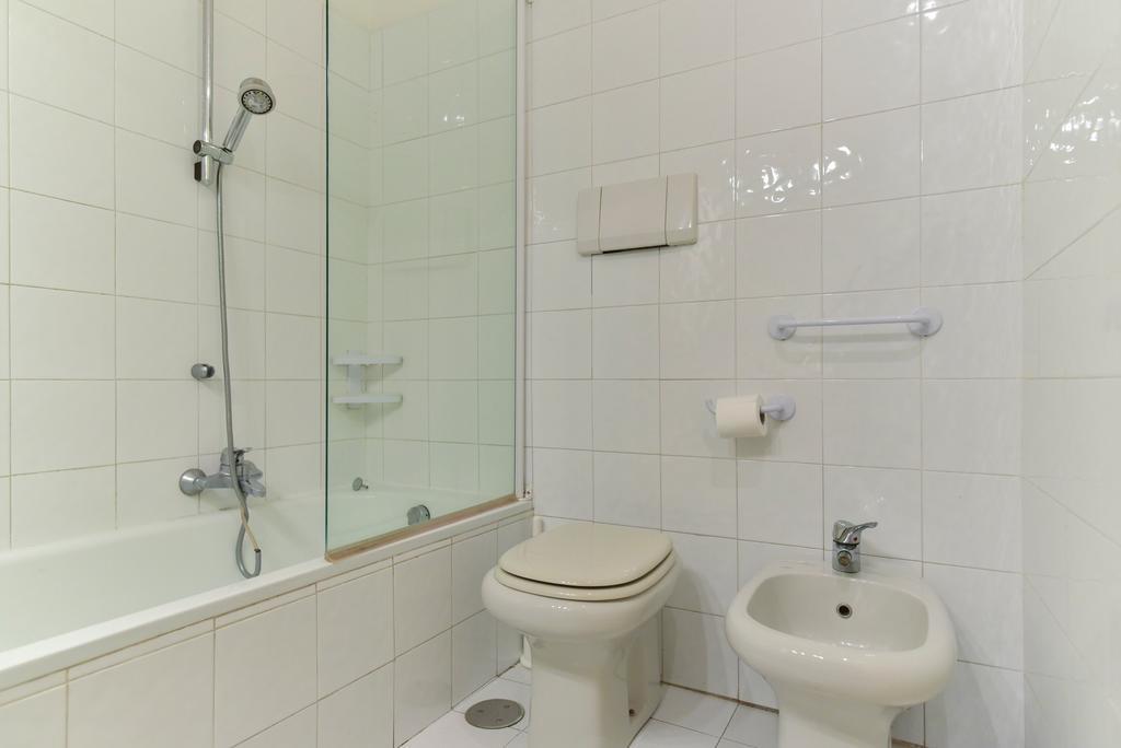 P-suite Plaza Apartment *