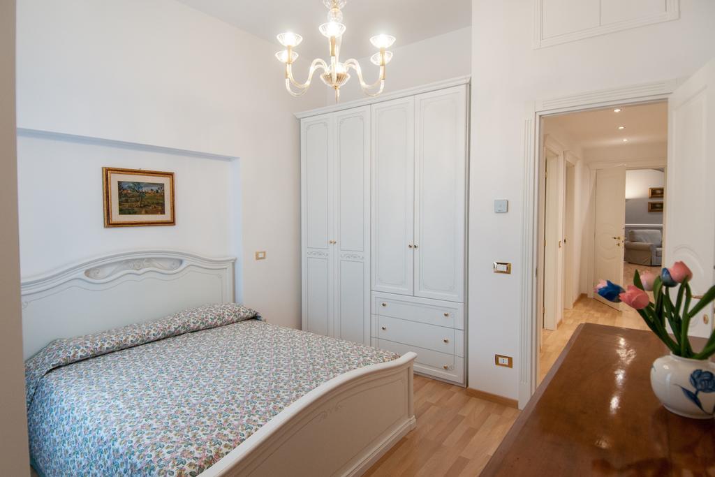 Luxury St Peter Elegant For Families Apartment Rome