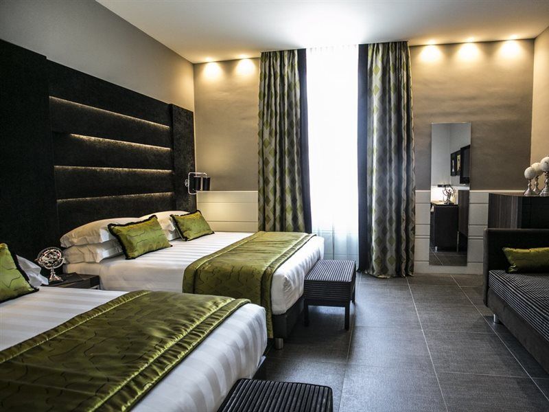 The Glam Rome