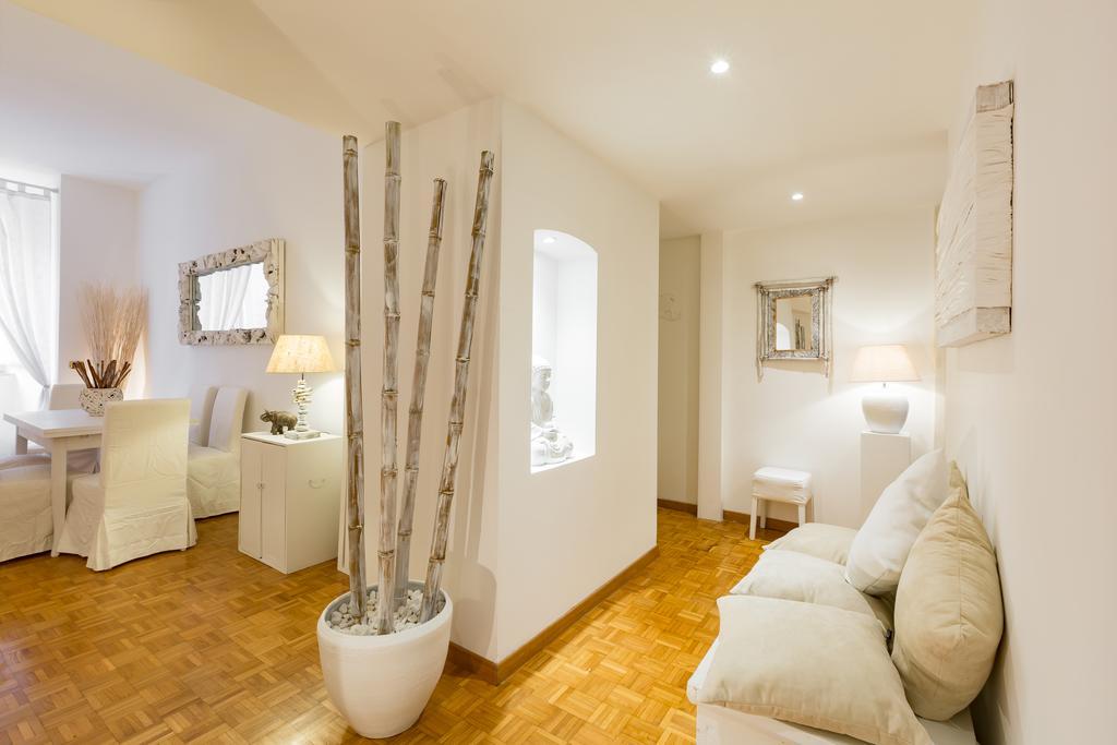 Trastevere Bridge Apartment