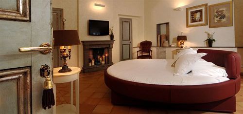 Residenza Frattina Guest house