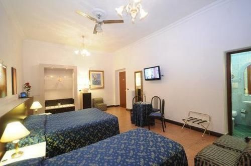 Sweet Hotel