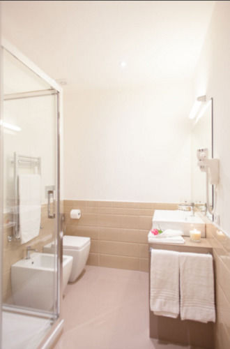 Lahouse By Premium Collection Guest house