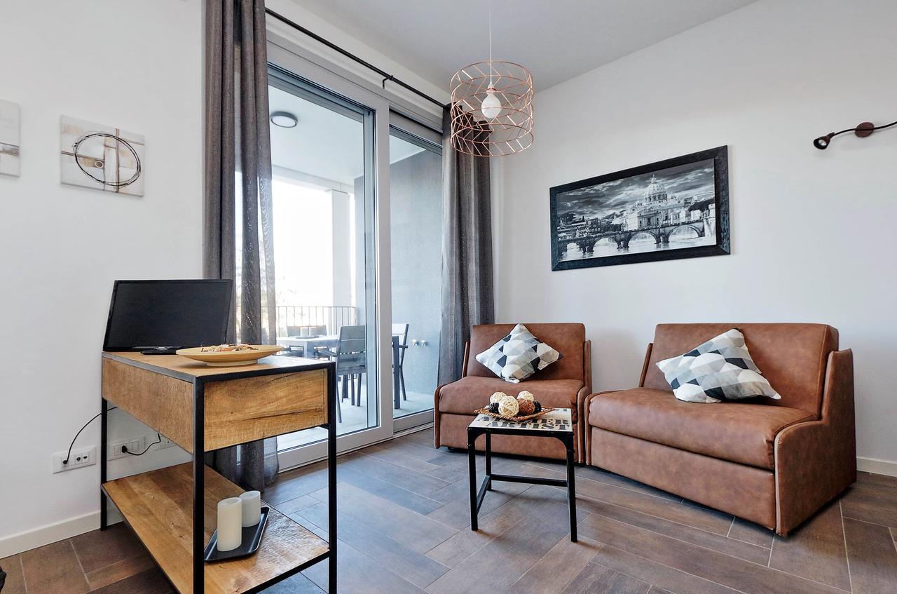 Ych-delizioso Monolocale Con Terrazzo *