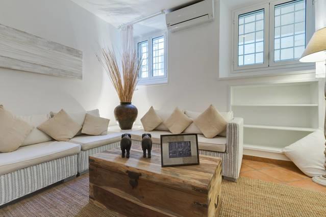 Delle Regioni Apartment *