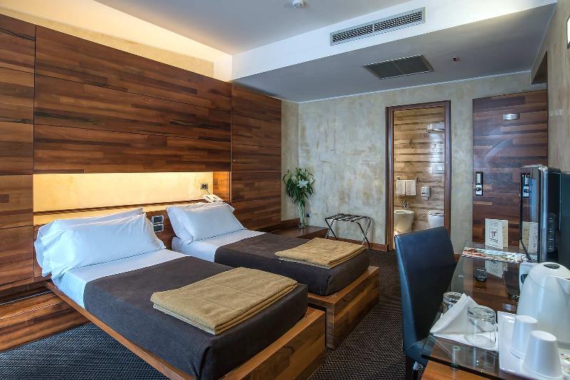 Tritone Hotel
