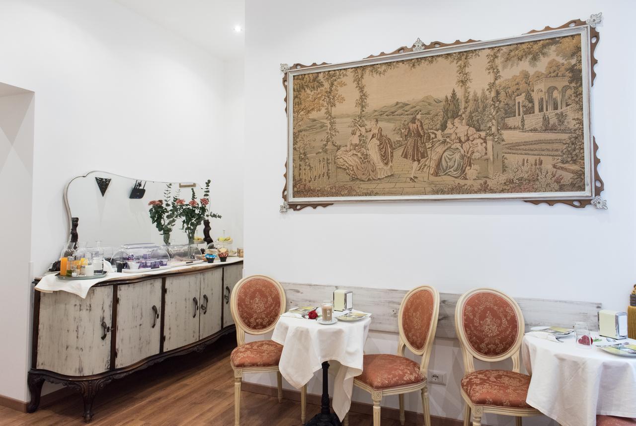 Domus Giulia Bed & Breakfast 2*