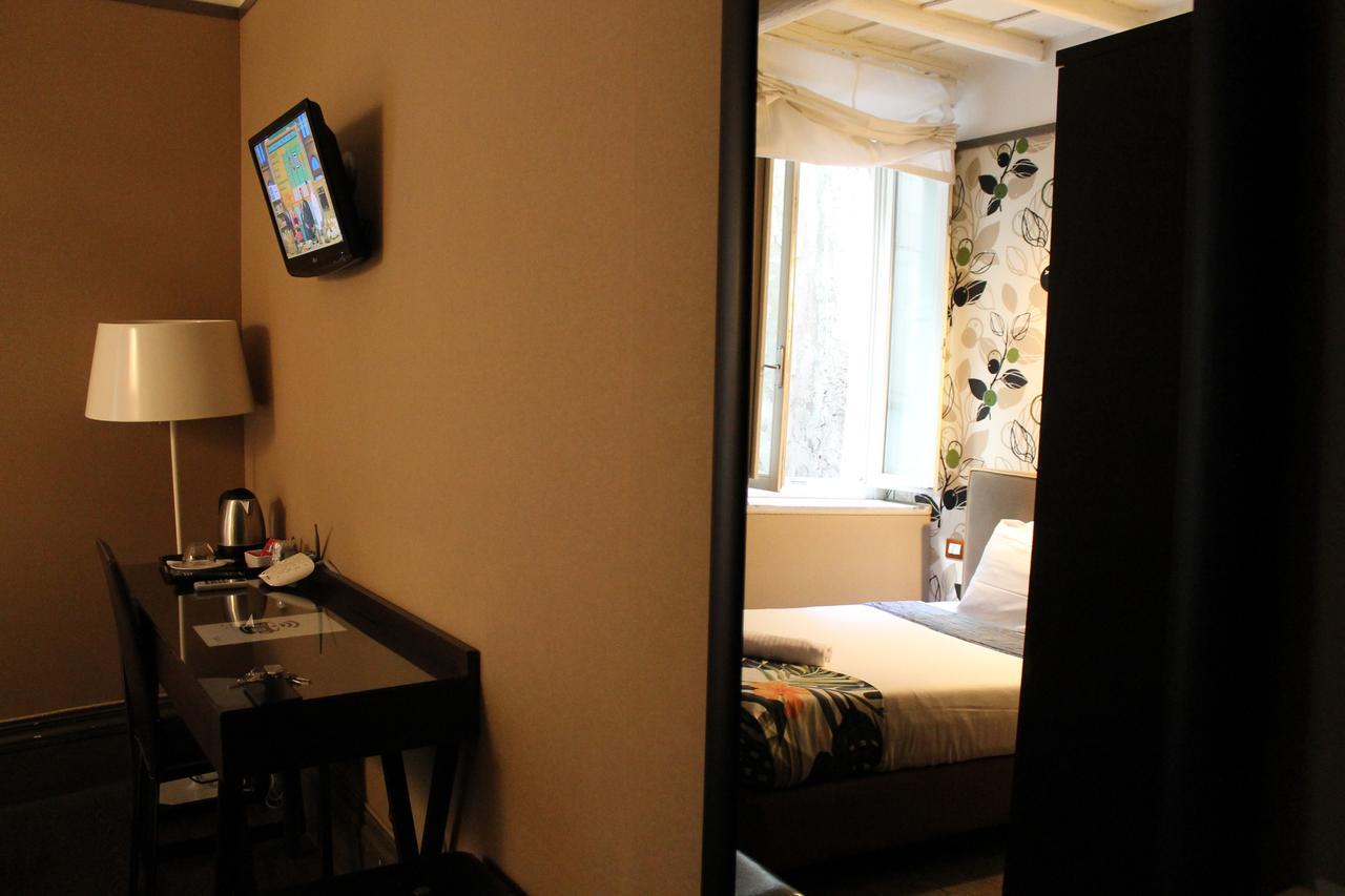 Relais Palazzo Taverna Guest house
