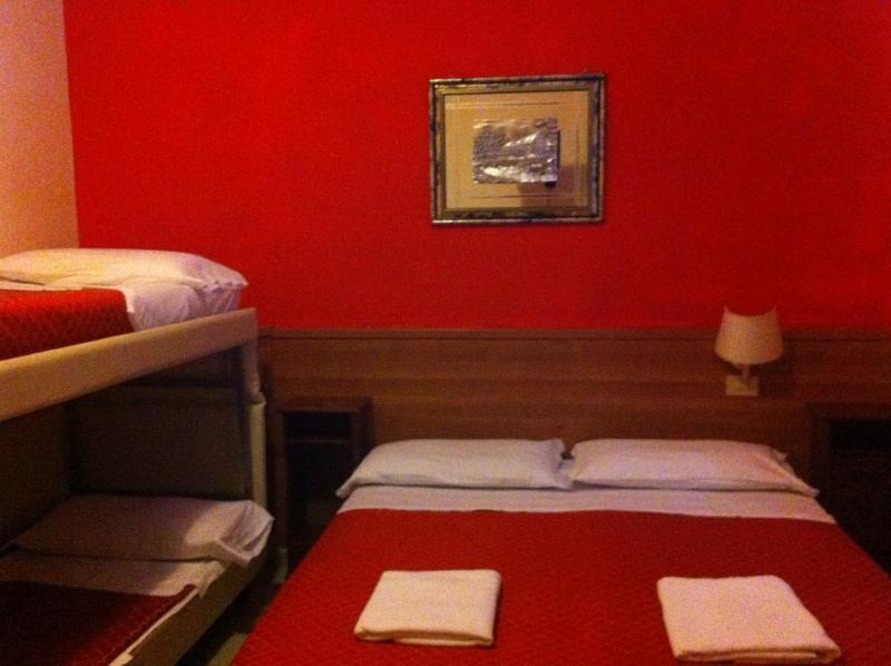 Hoteli Hotel Rome