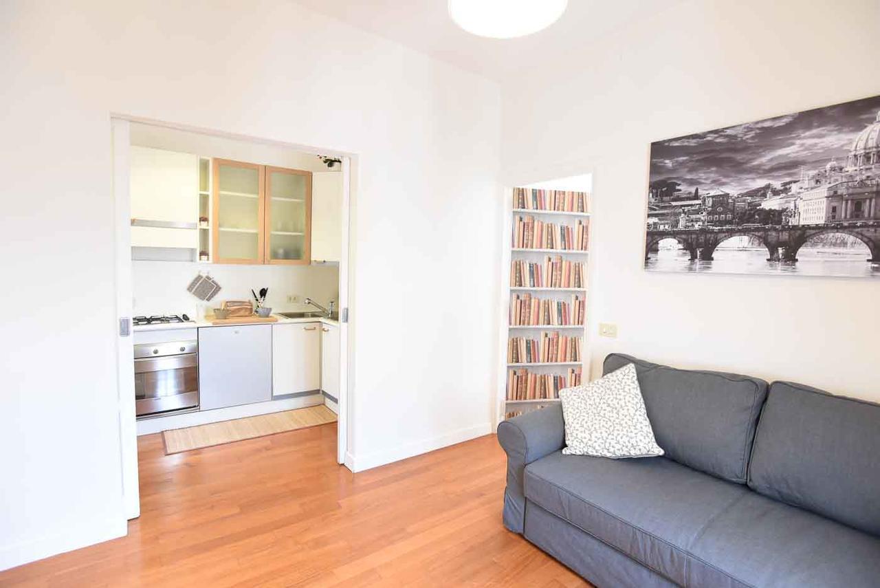 Romantic Flat Near Metro Flaminio Apartment *