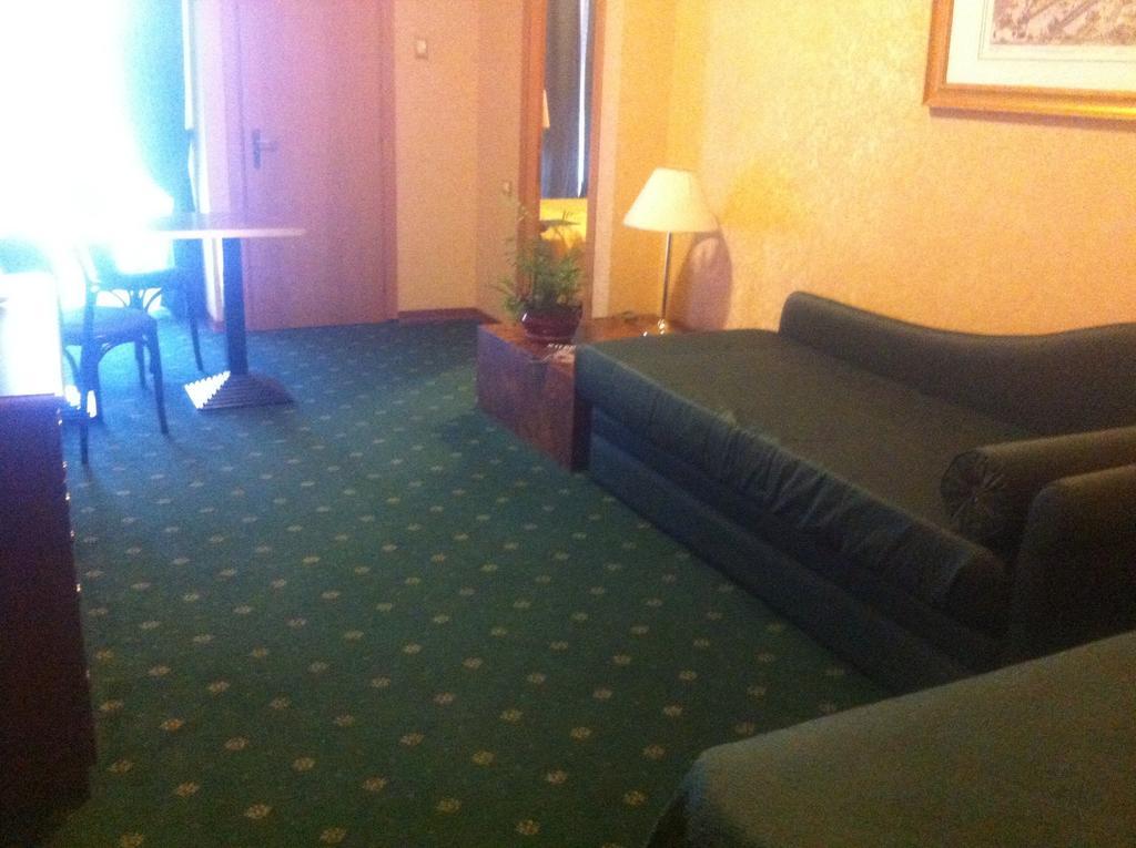Hotel Park Blanc Et Noir 3*