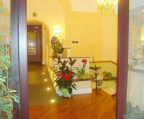 Dina 3* Rome
