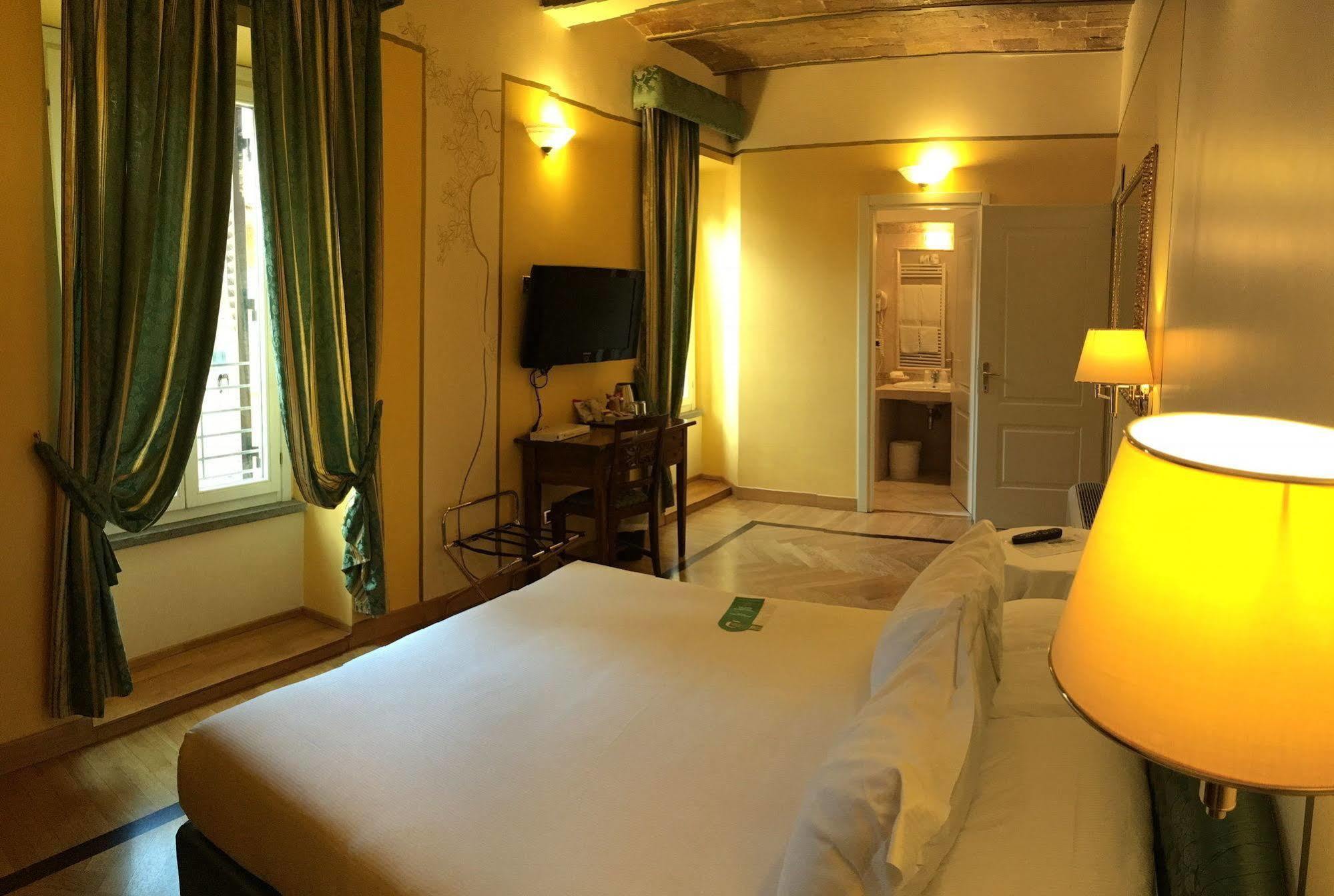 Hotel Coronari Palace