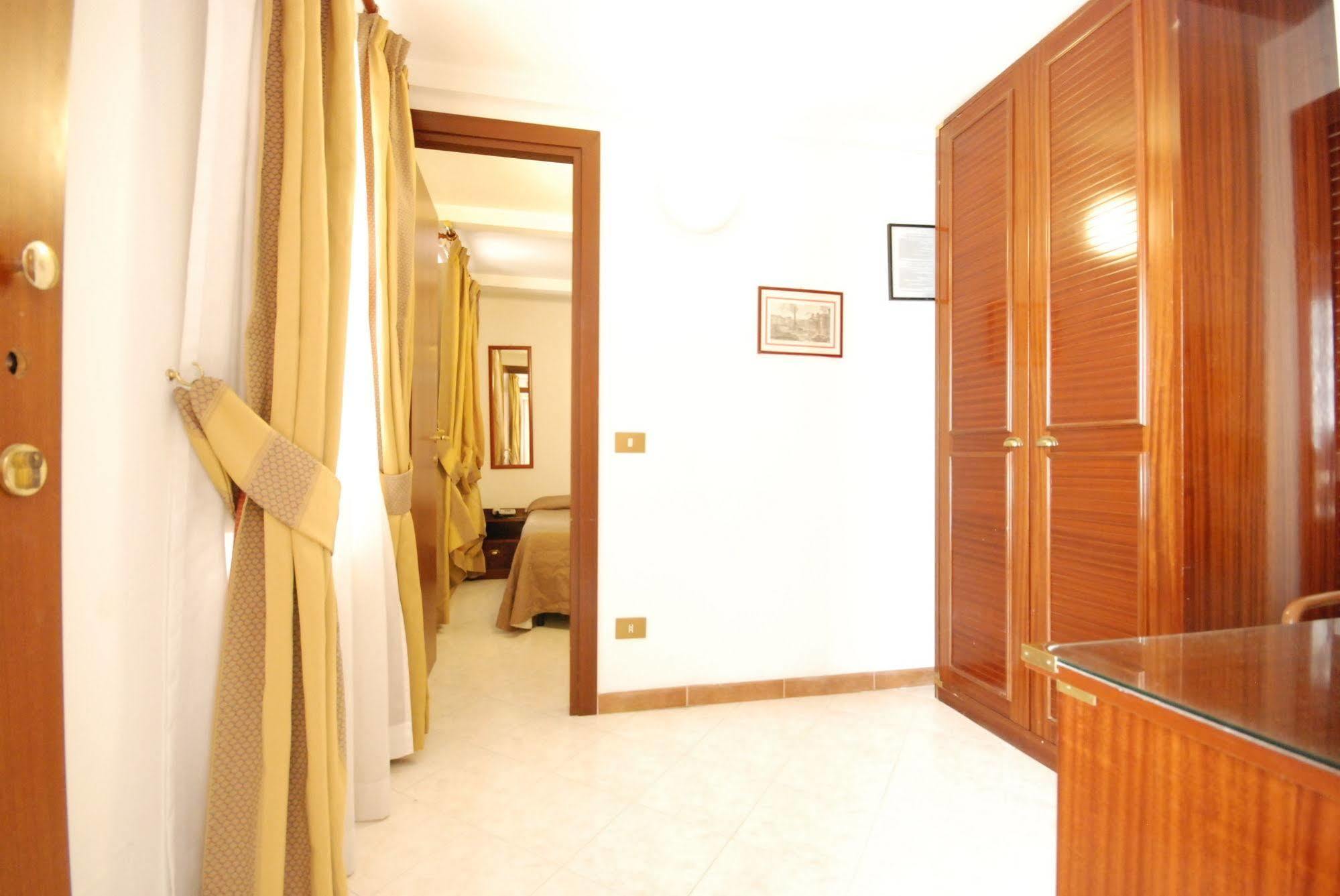 Vatican 3* Rome