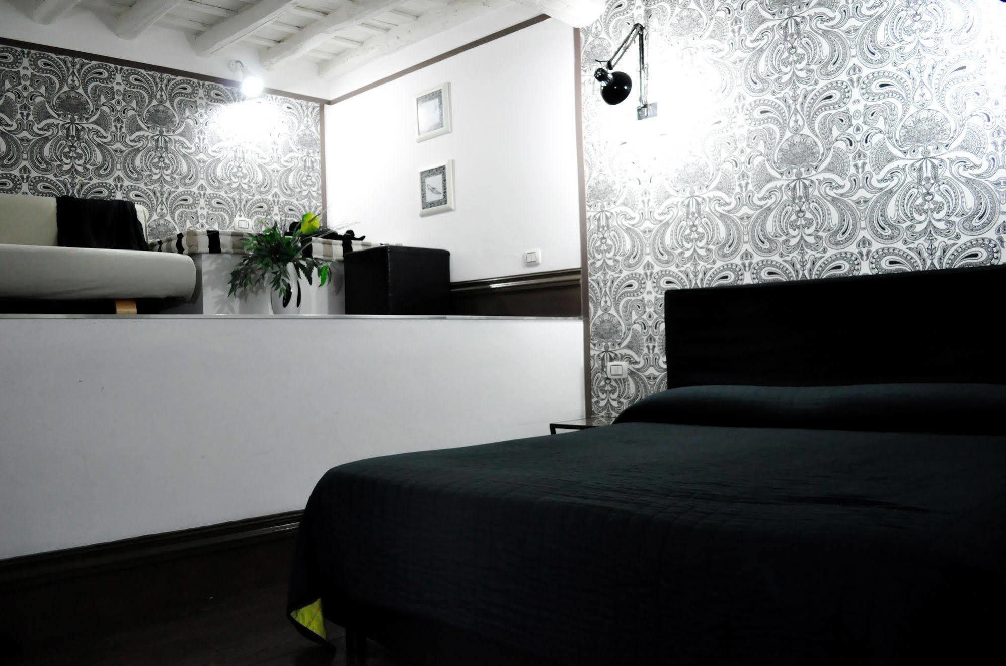 Relais Palazzo Taverna Guest house Rome