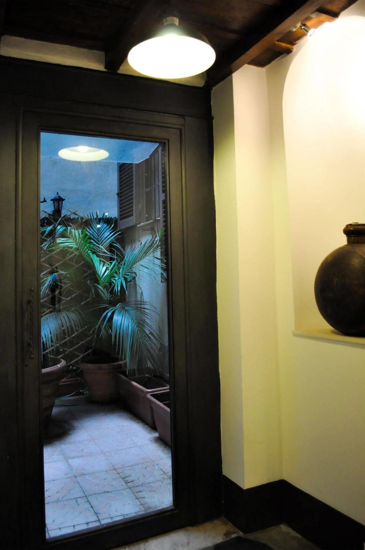 Relais Palazzo Taverna Guest house