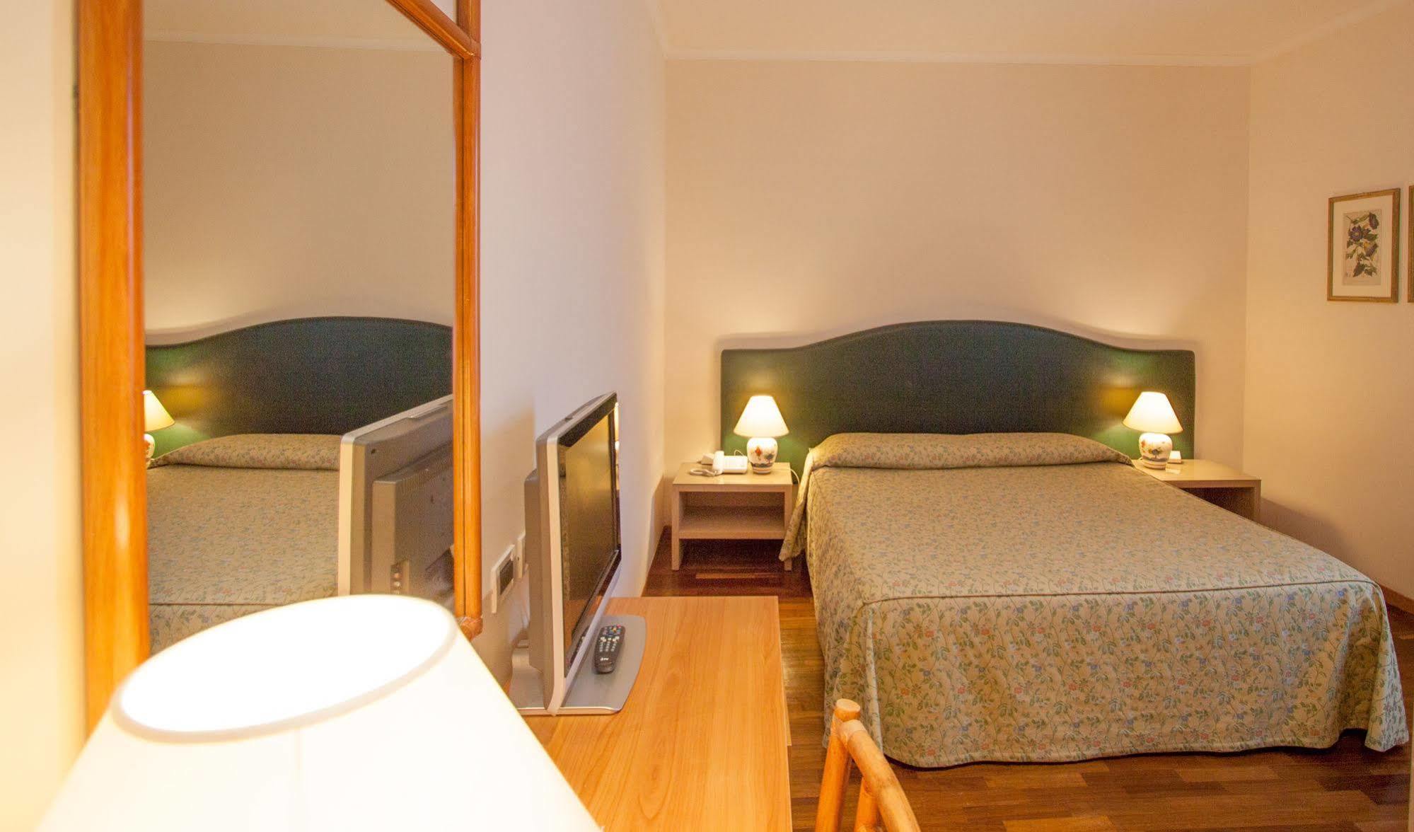 Hotel Laurentia 3*