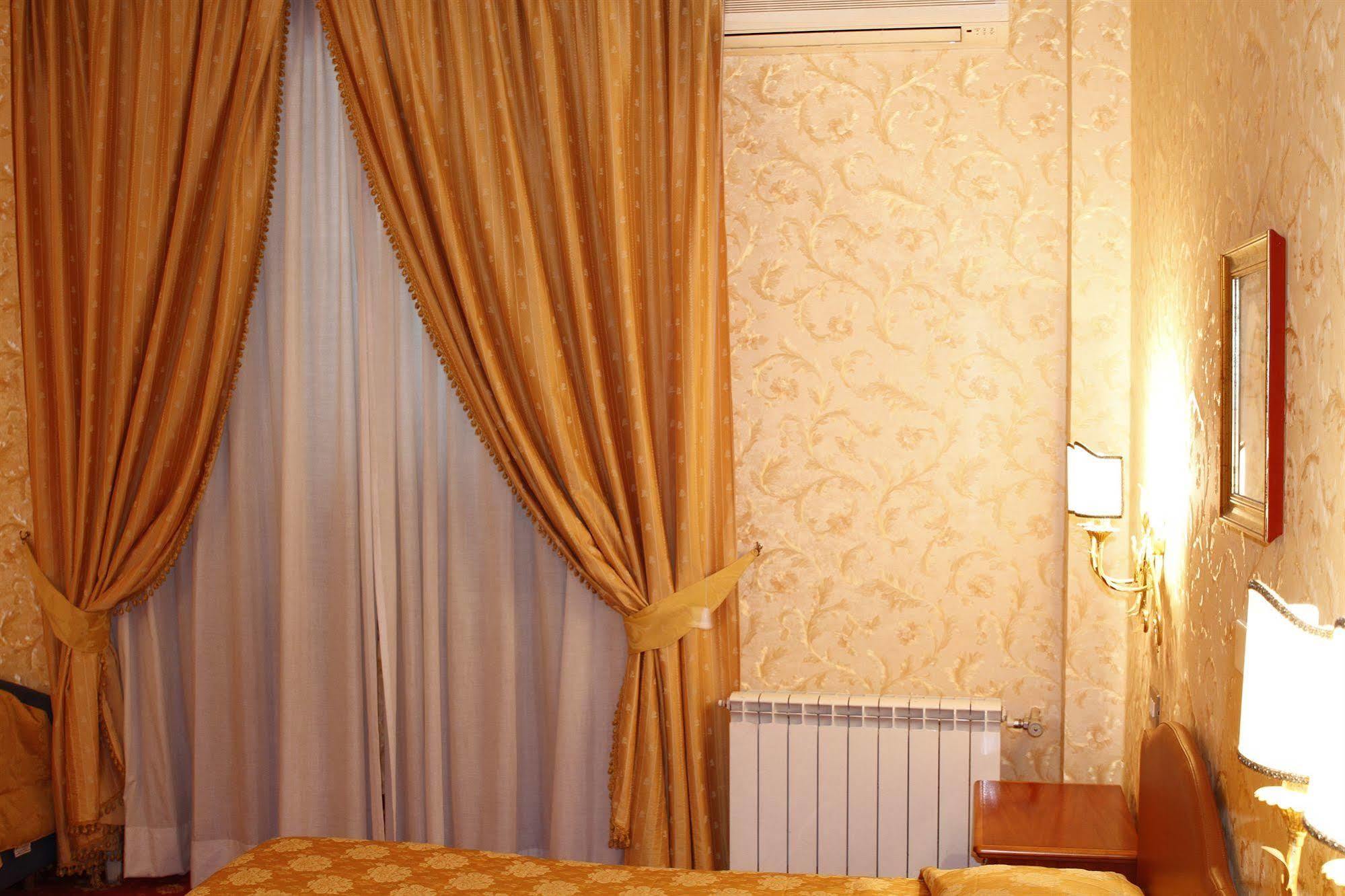 Hotel Pace Helvezia Rome