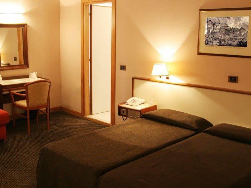 Tritone 3* Rome