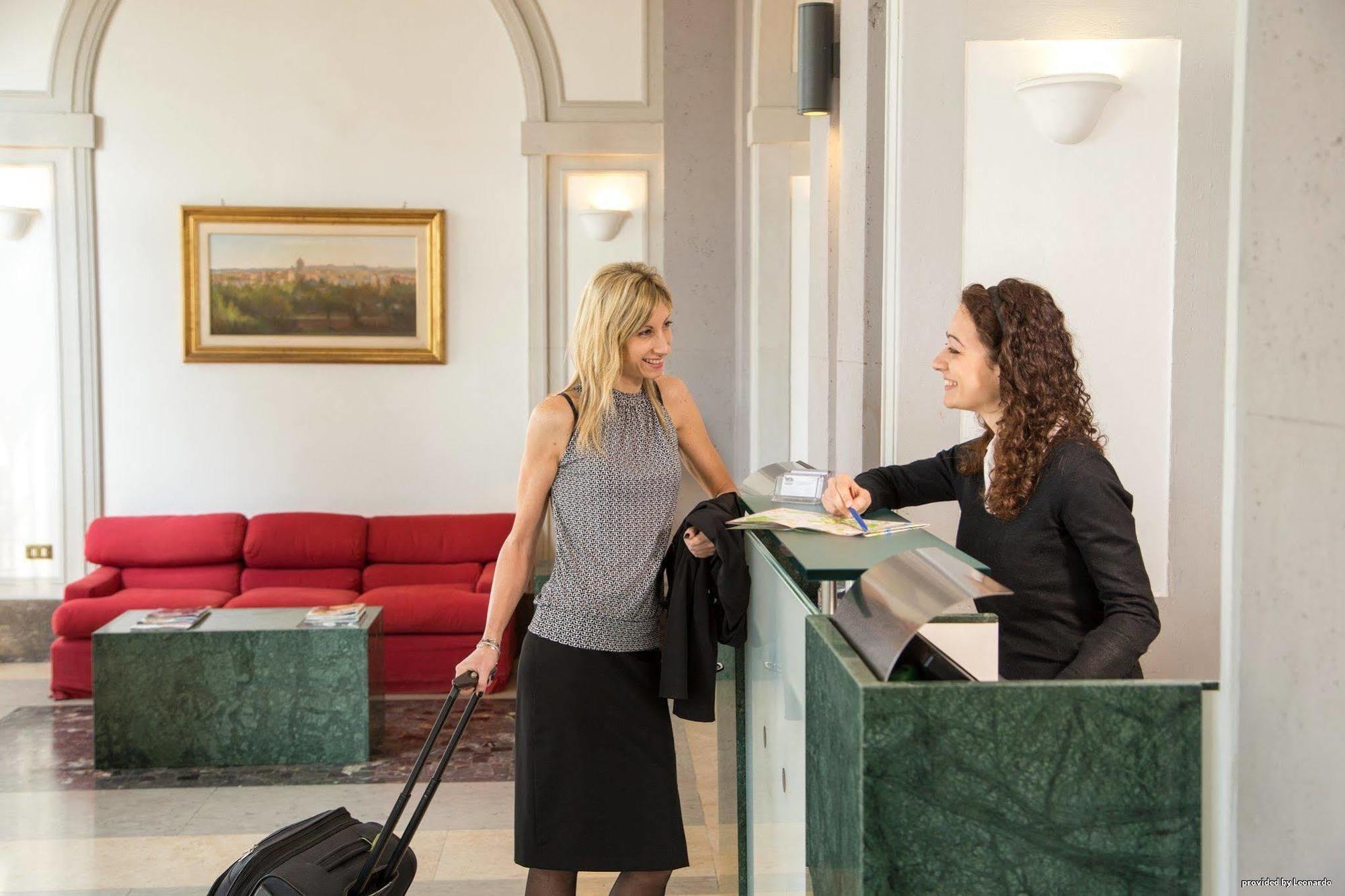Western Astrid Hotel 3*