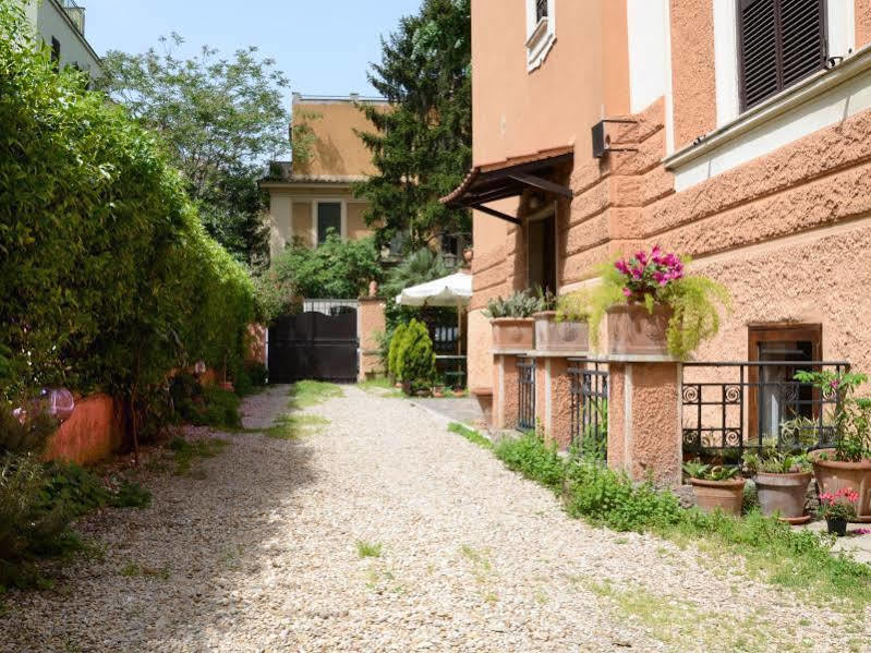 Bed & Breakfast A Vinicius Et Mita Rome