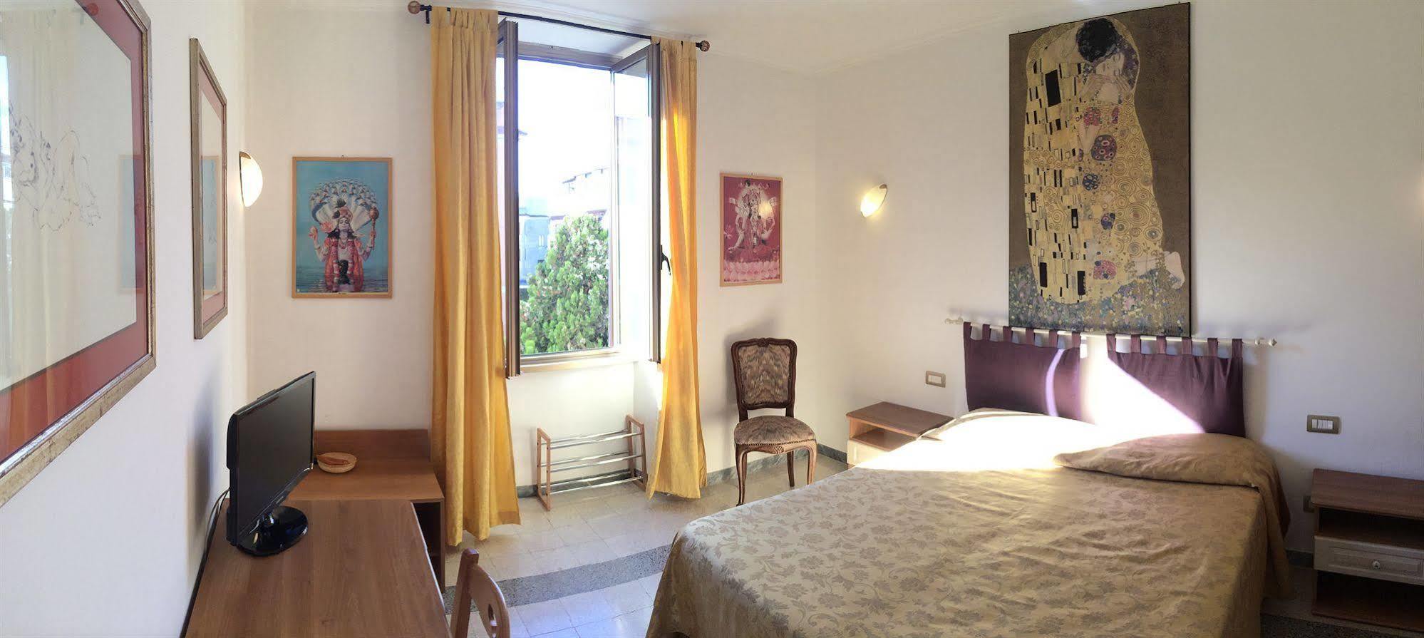 Amendola House Hotel 3*