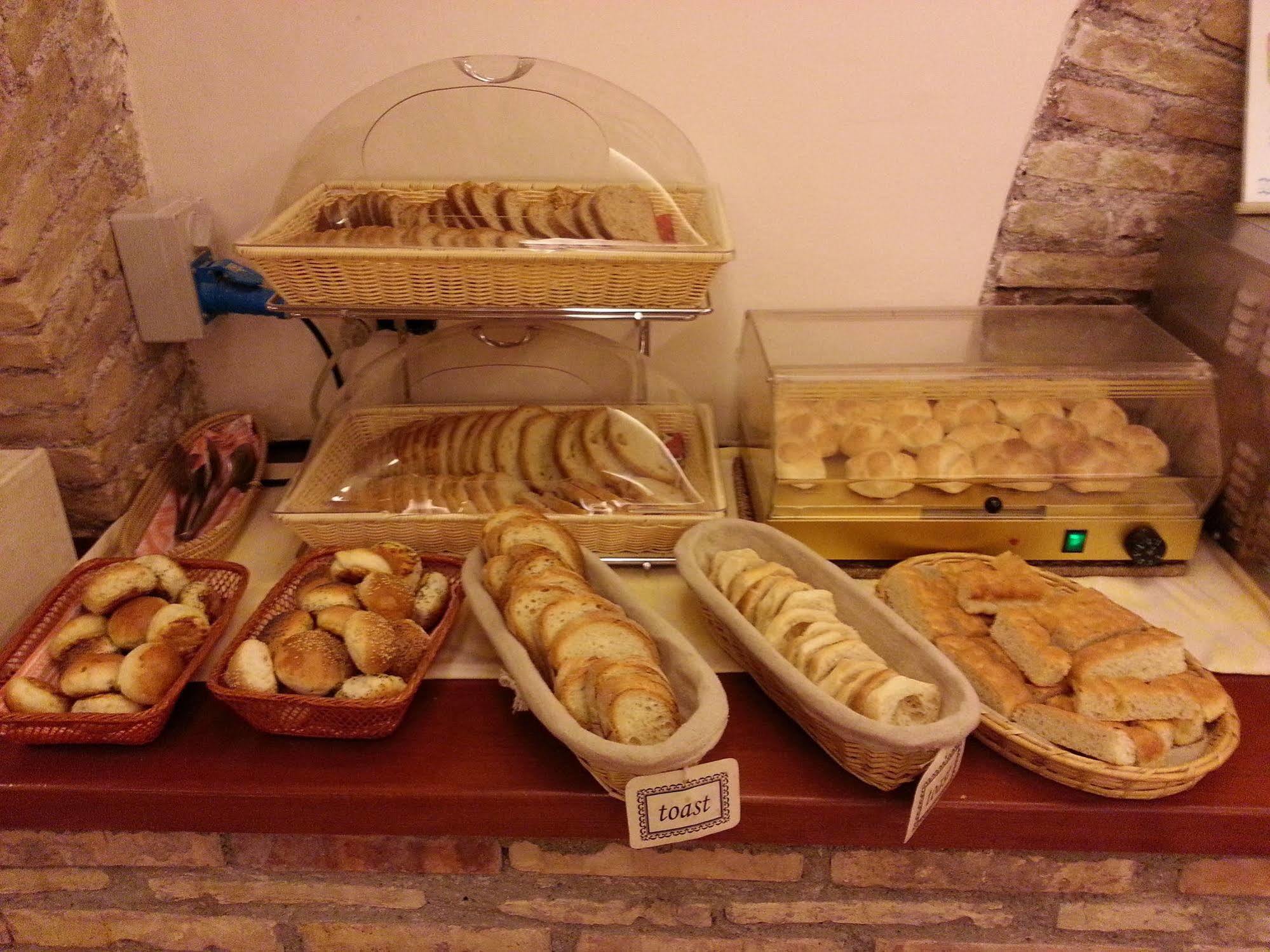 Hotel Corona Rome