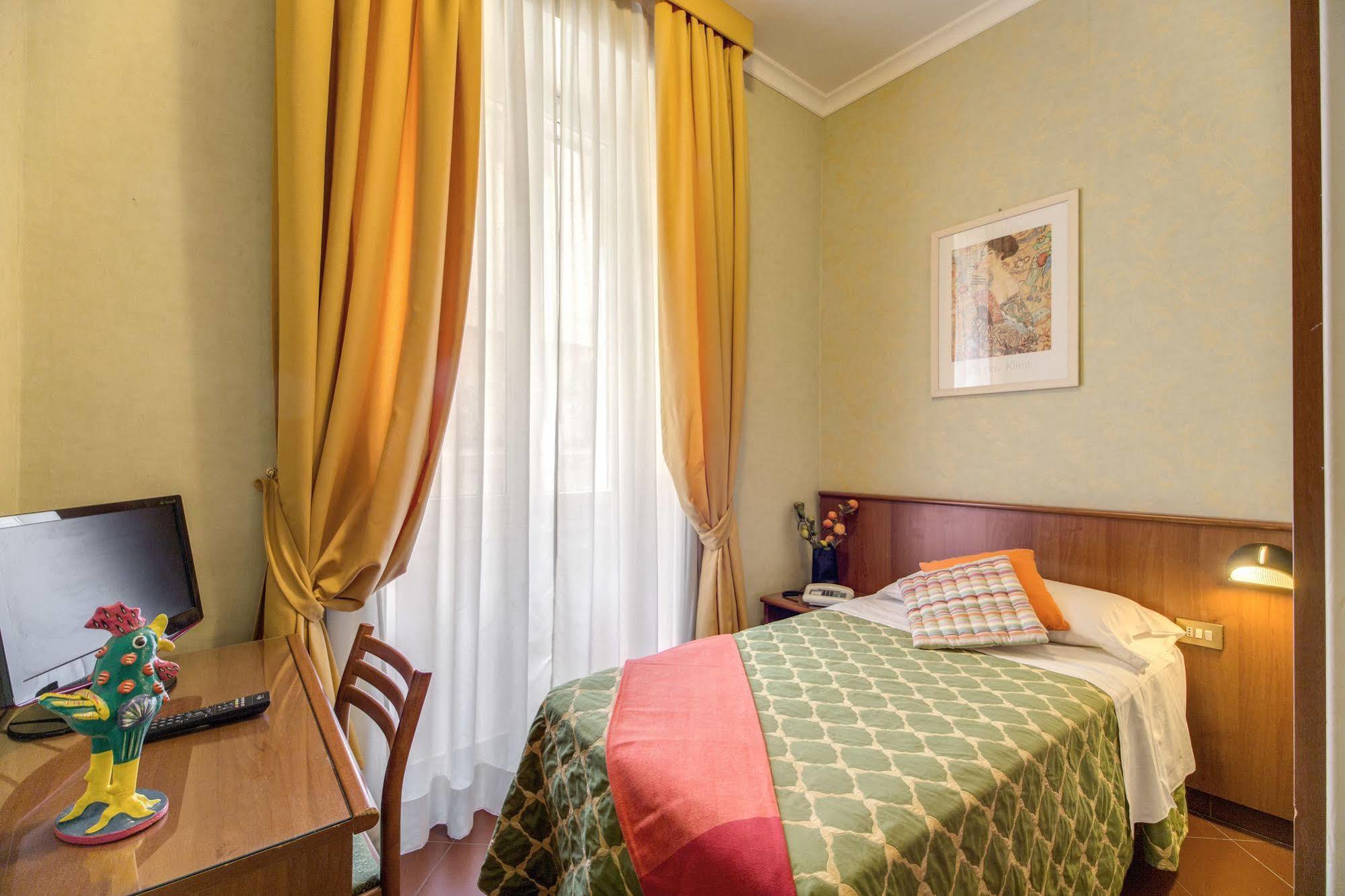 Hotel Corona Rome