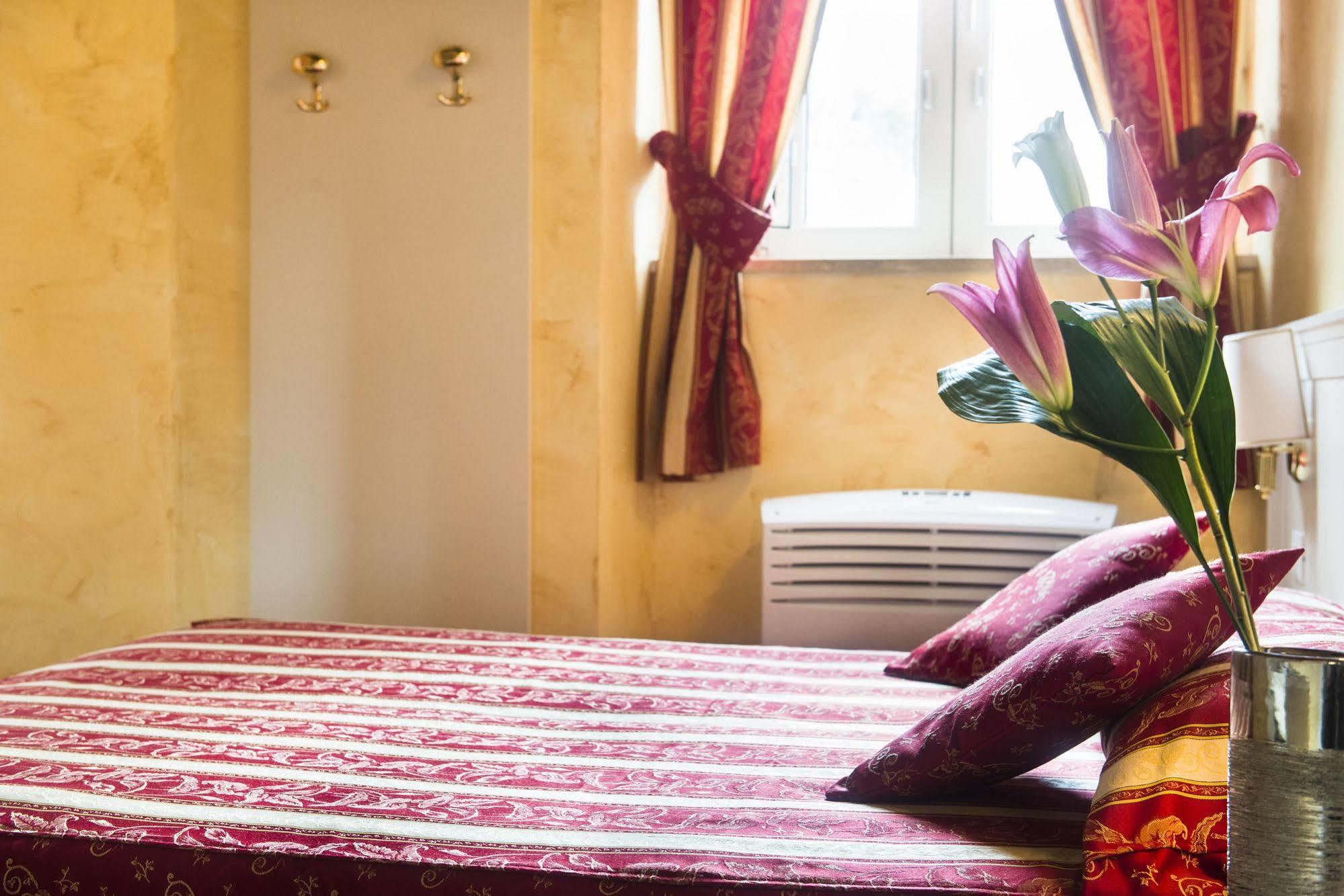 Domus Trevi Bed & Breakfast Roma