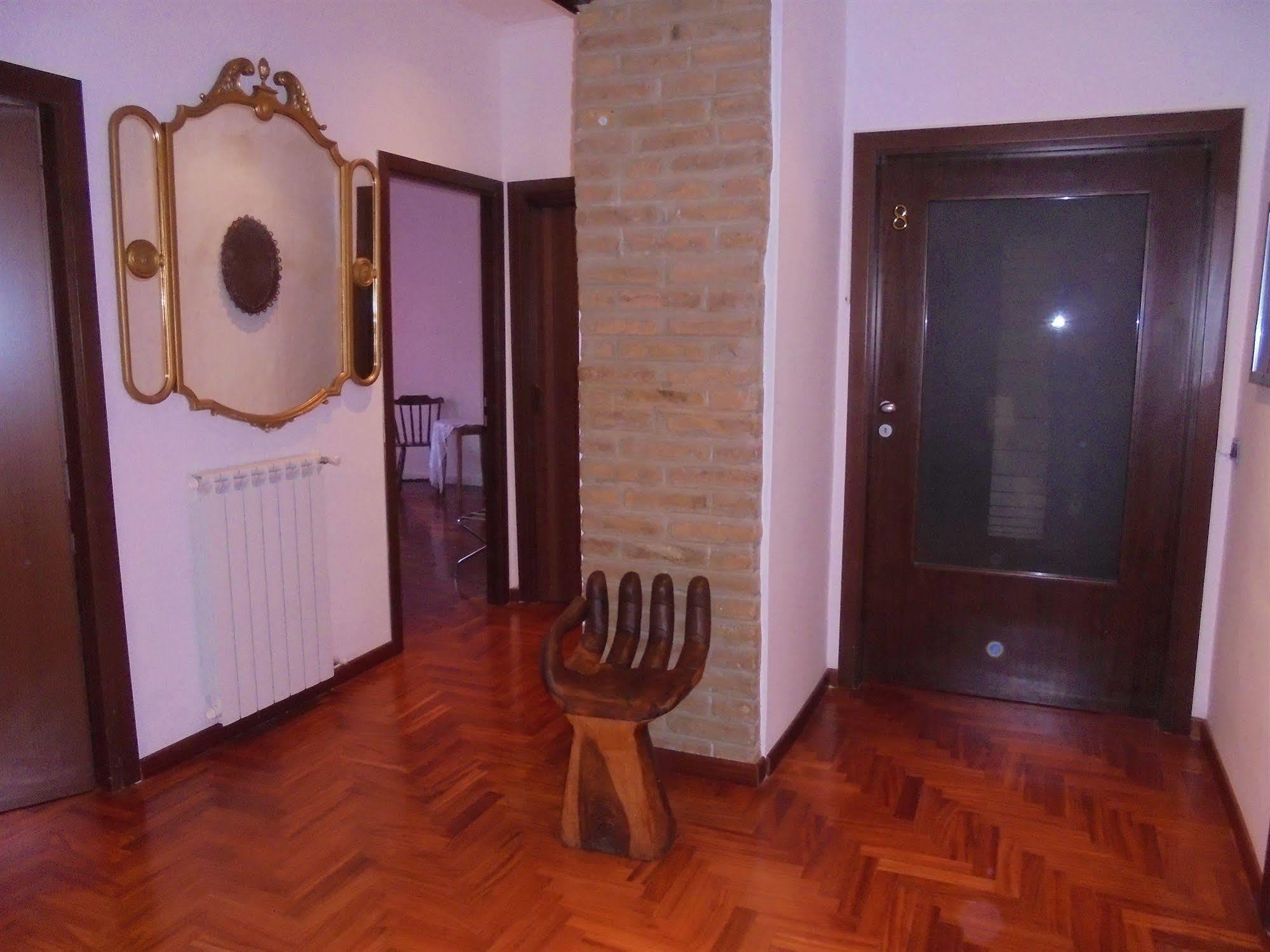Max House Rome
