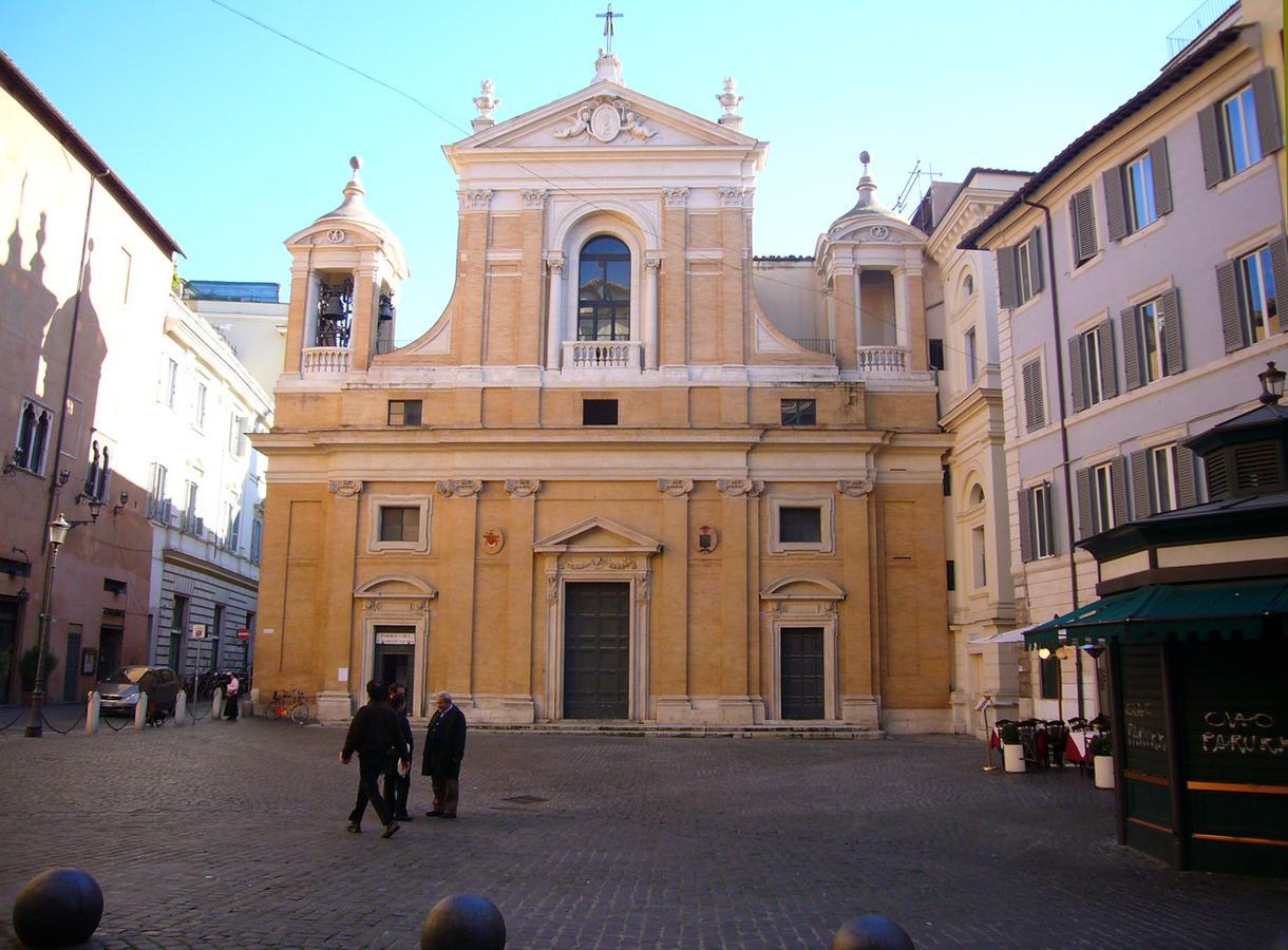 Little Queen Pantheon Rome