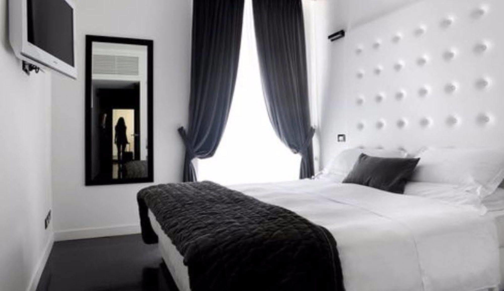 Guest house Pantheon Royal 4*