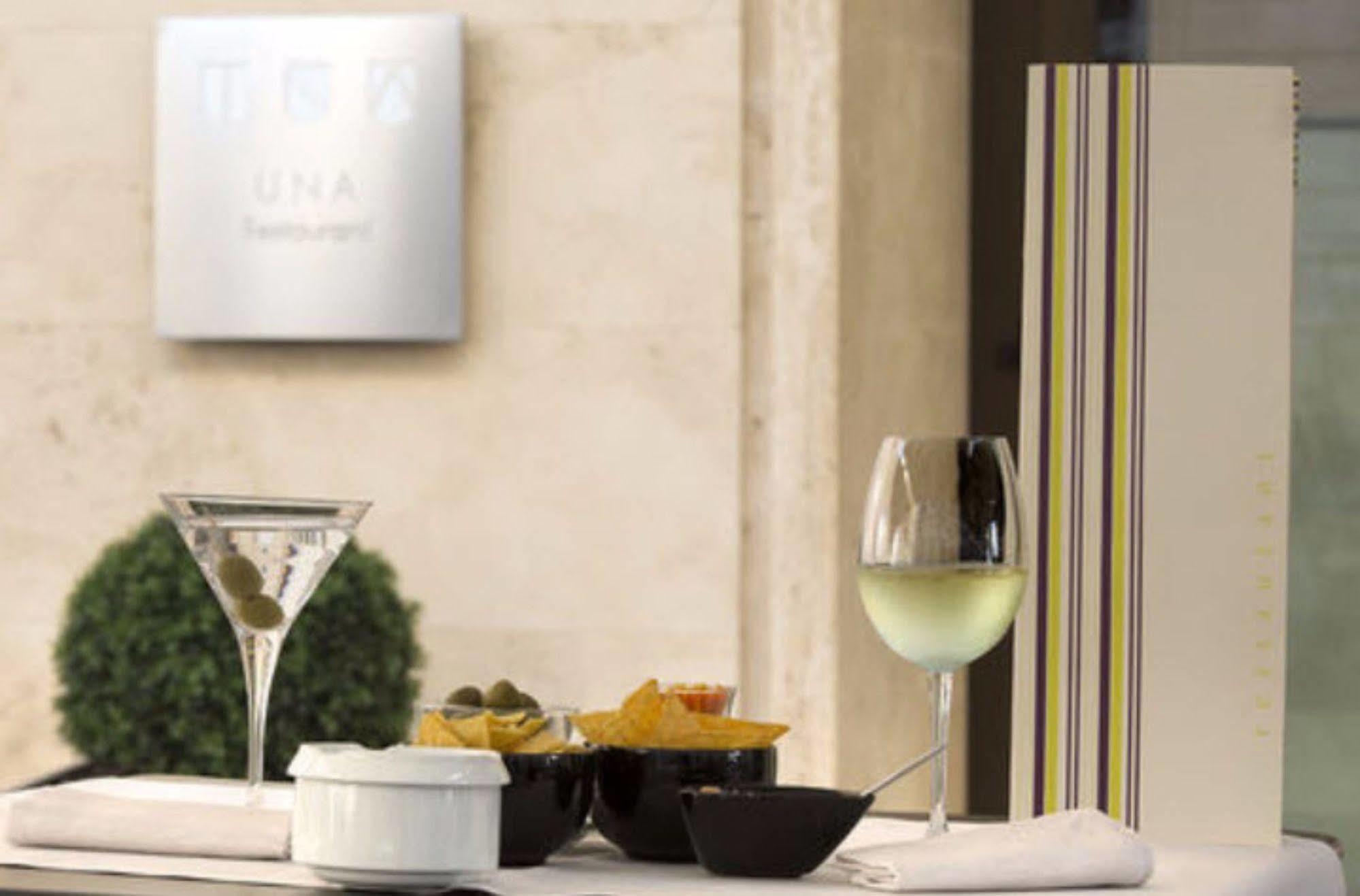 Deco Hotel 4*
