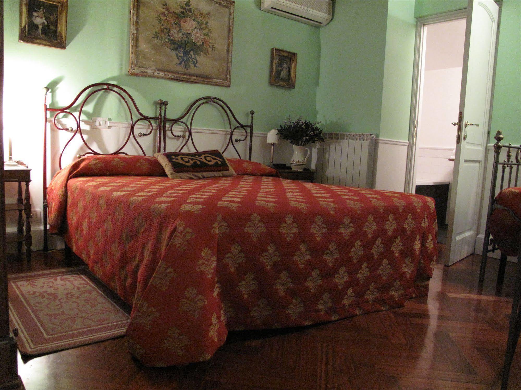 Arco Dei Tolomei Bed & Breakfast Rome
