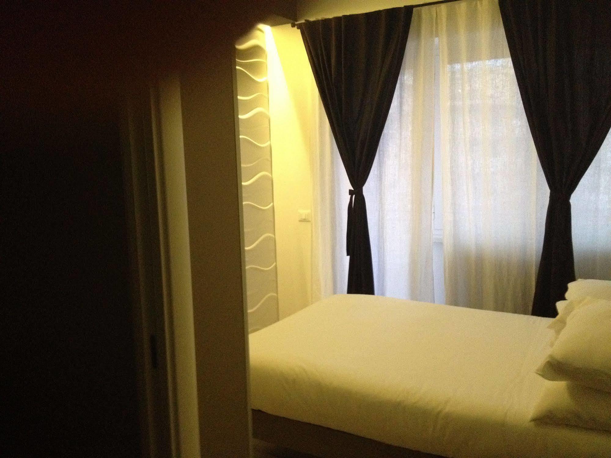 Bed & Breakfast Living 2*