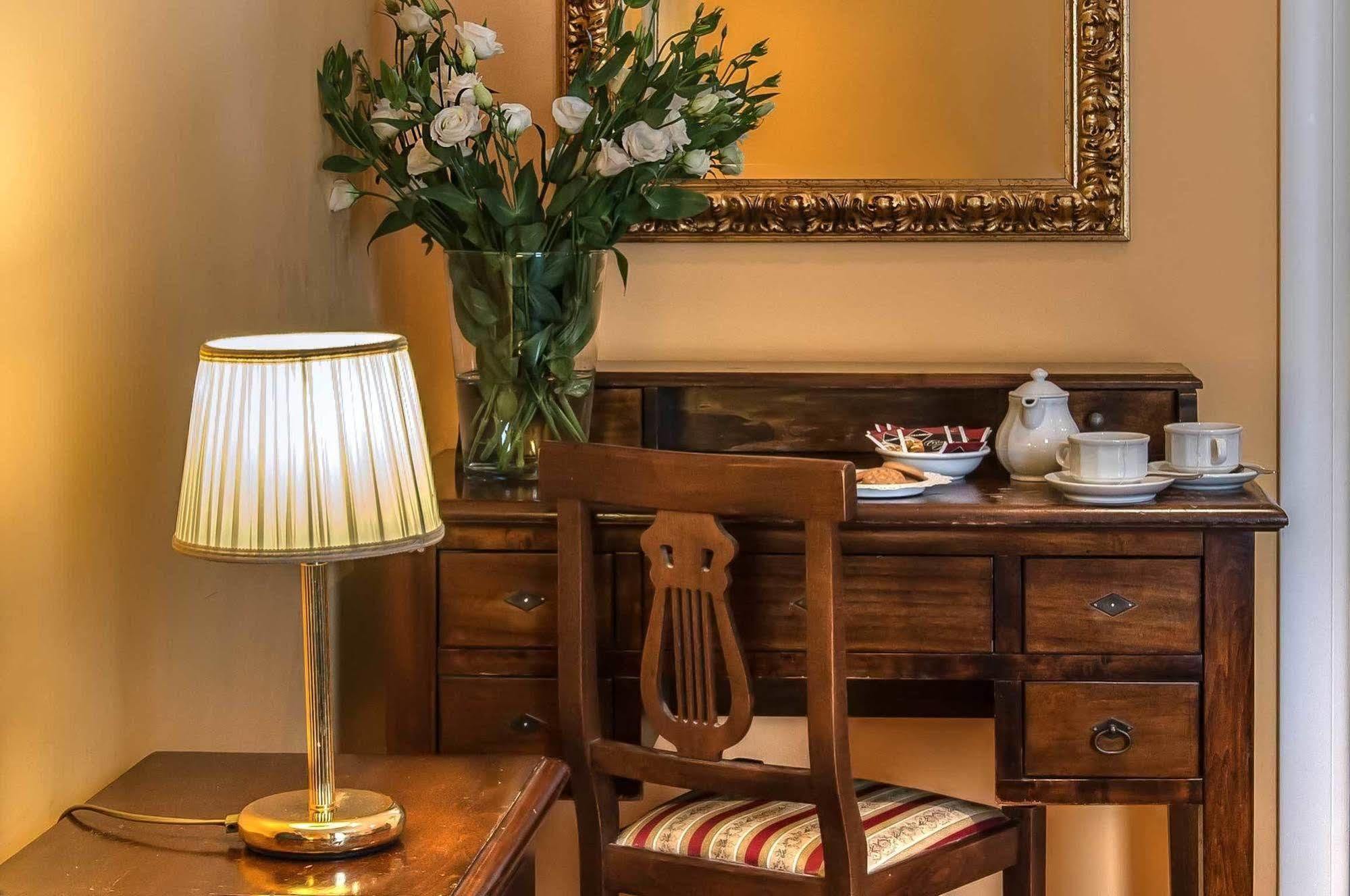 Caracciolo 3* Rome