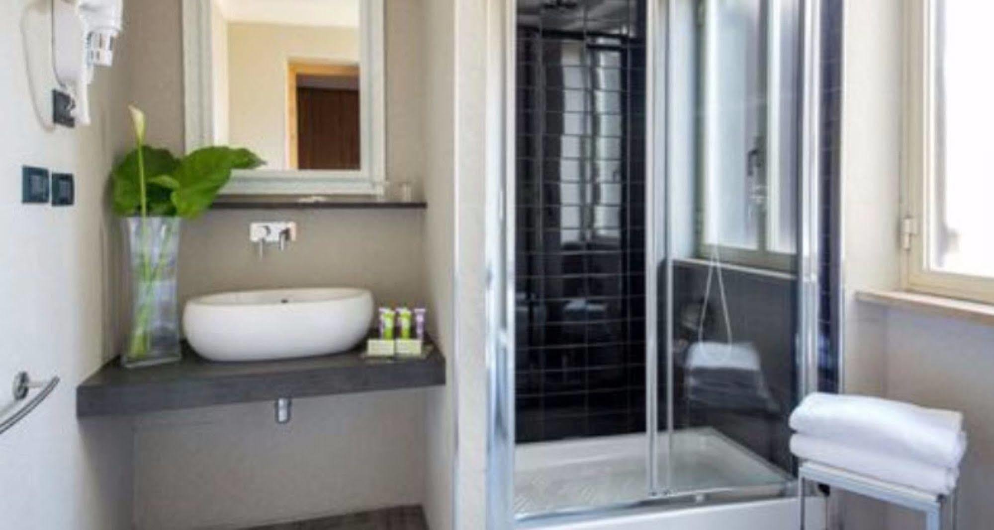 Ariston Hotel 4*